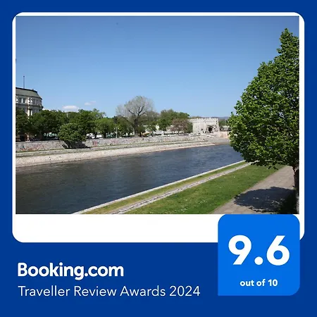 公寓 65 Square Meters Designer In Heart Of - River View ! Park For Free