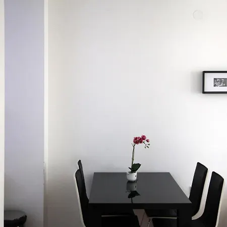 65 Square Meters Designer In Heart Of - River View ! Park For Free