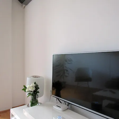 65 Square Meters Designer In Heart Of - River View ! Park For Free Ni