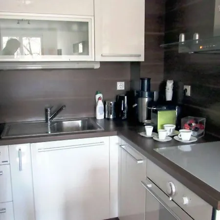 Lägenhet River View - 65 Square Meters Designer In Heart Of Park For Free *