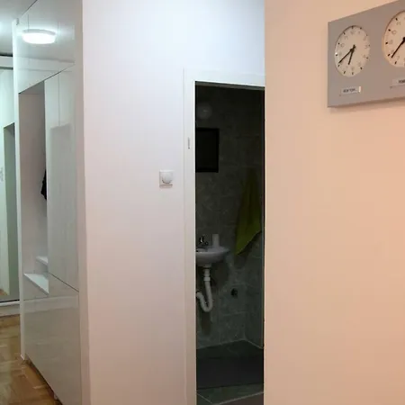 River View - 65 Square Meters Designer In Heart Of Park For Free Lägenhet