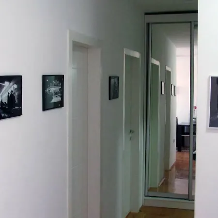 Lägenhet River View - 65 Square Meters Designer In Heart Of Park For Free *