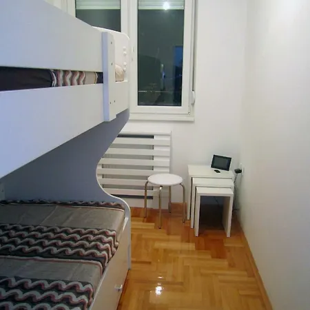 Lägenhet River View - 65 Square Meters Designer In Heart Of Park For Free *